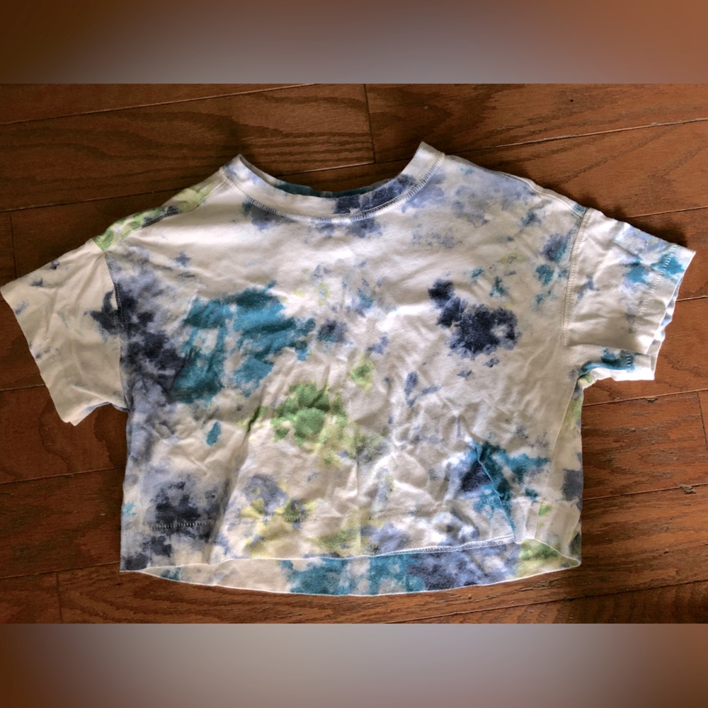 Okd Navy girls loose crop top.